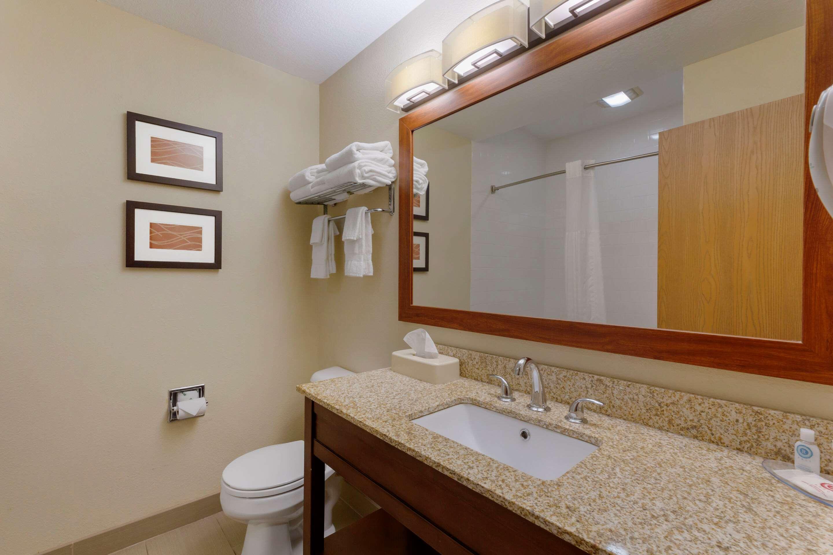 Comfort Inn River'S Edge Huron Exterior foto